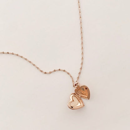 Amore Locket